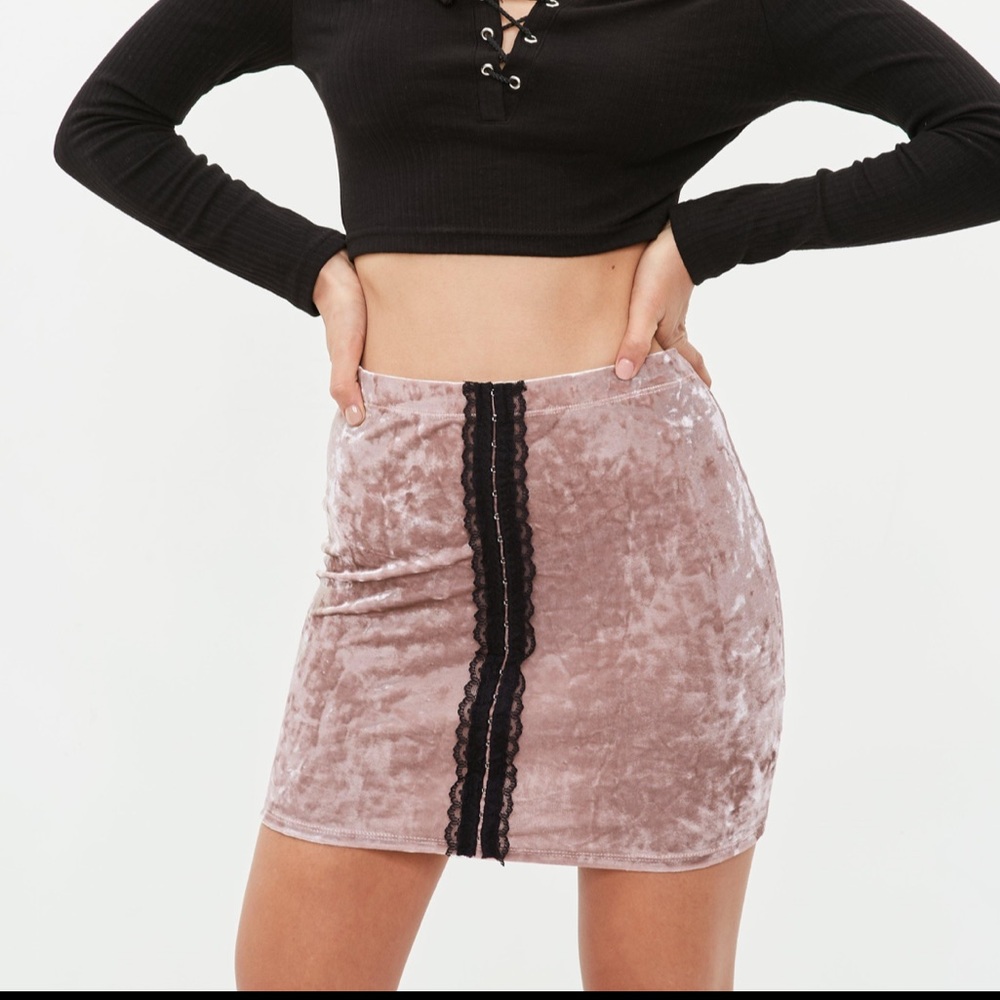 MISSGUIDED pink skirt